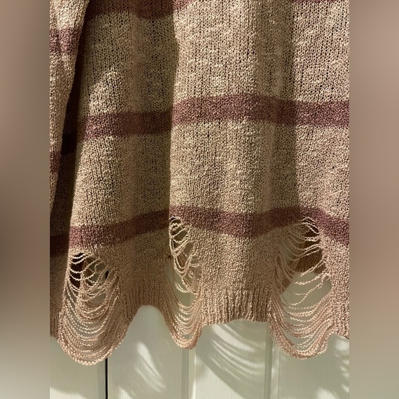 Daytrip striped distressed lightweight sweater-medium NWOT - Picture 2 of 7